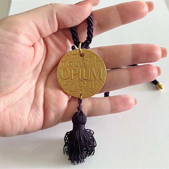 VTG YSL Yves Saint Laurent Opium Gold Medallion Coin Tassel Pendant Necklace - Picture 6 of 10